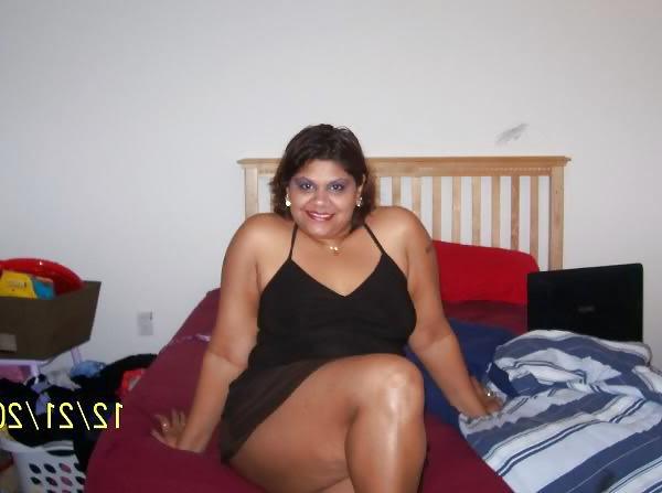 12P A NICE EXOTIC MILF