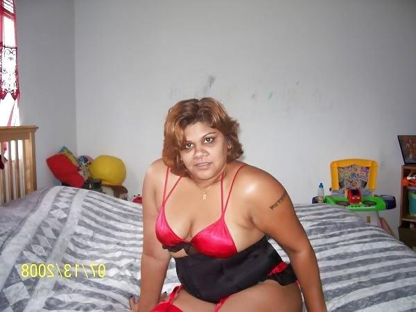 12P A NICE EXOTIC MILF