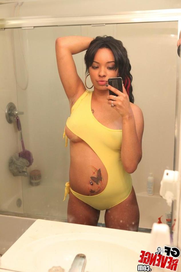12P Hot ebony GF makes a sex tape at home