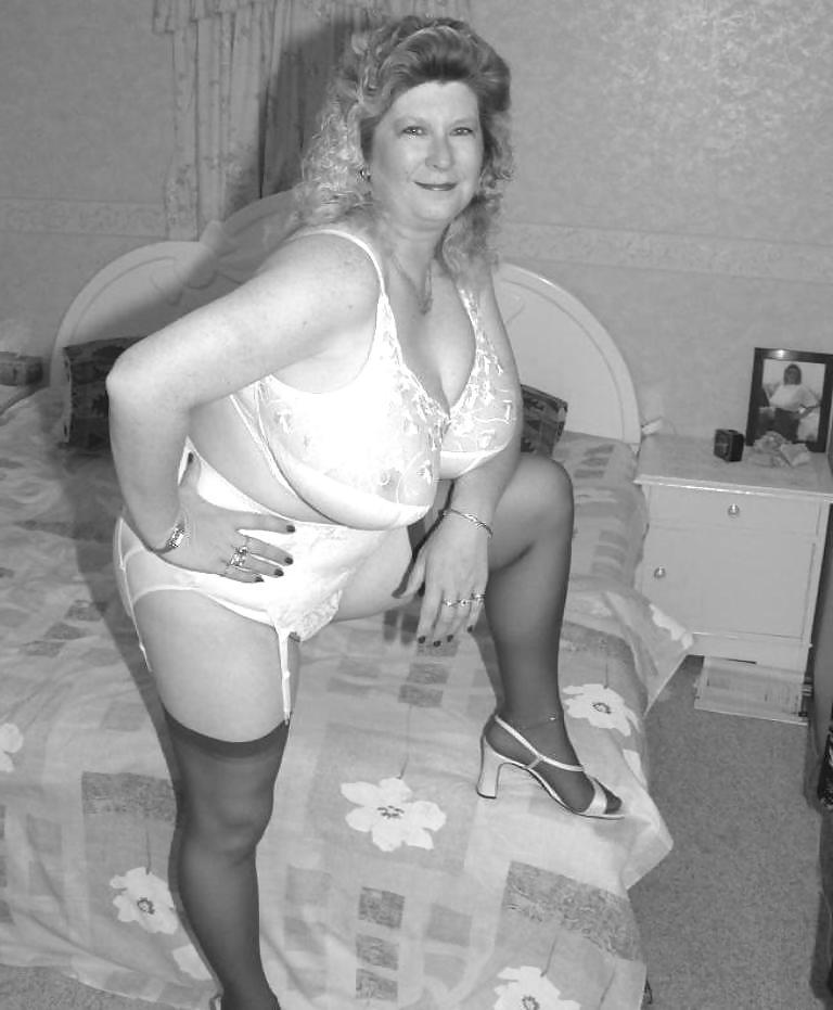 25P Big Boobs mature 38HH