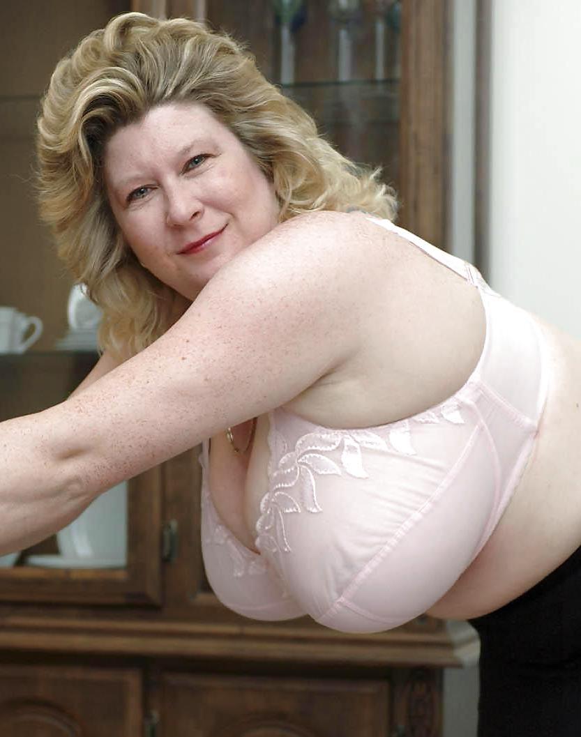 25P Big Boobs mature 38HH