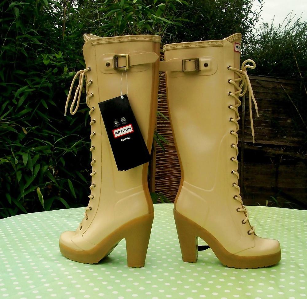 16P Boots