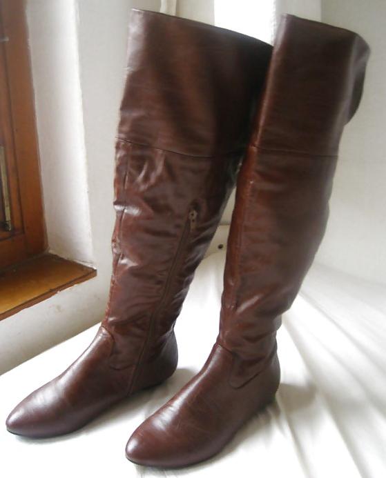 16P Boots