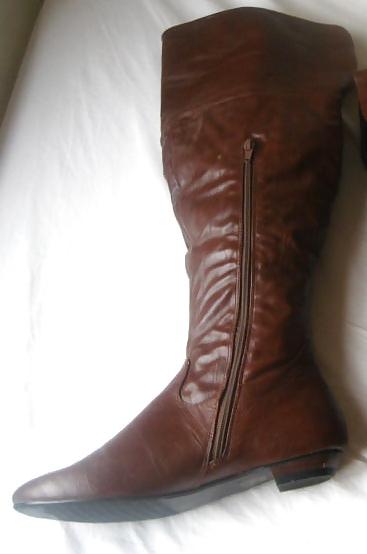16P Boots