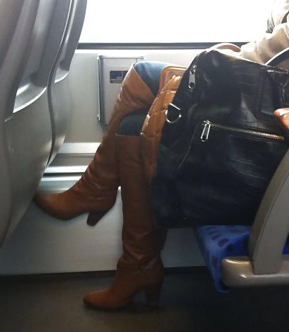 16P Boots