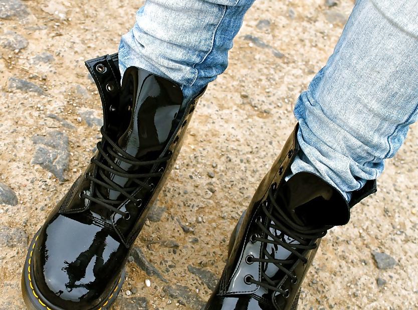 16P Boots