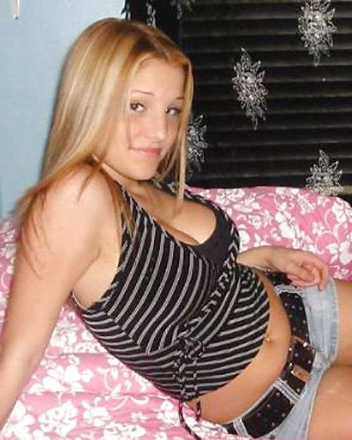 25P Topless chicks with big boobs