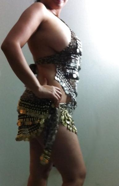 25P Indian chick posing to bf taking pics