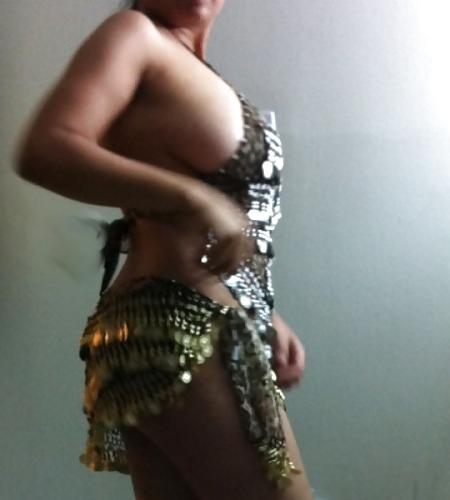25P Indian chick posing to bf taking pics