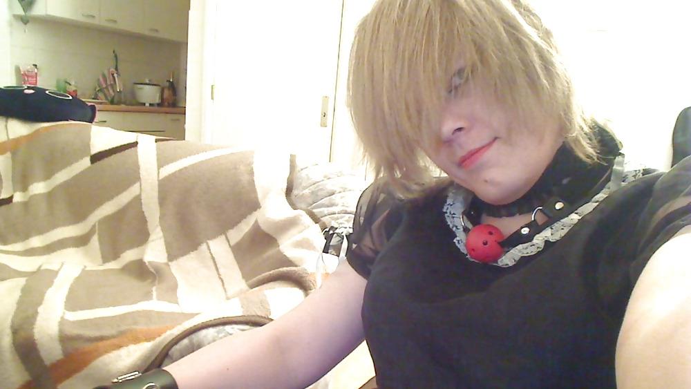 25P Cute maid