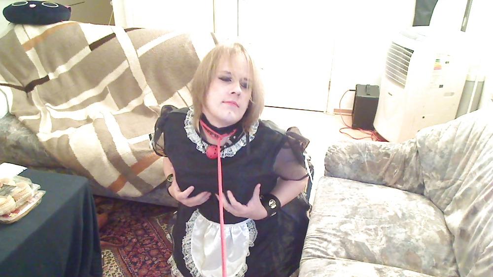 25P Cute maid
