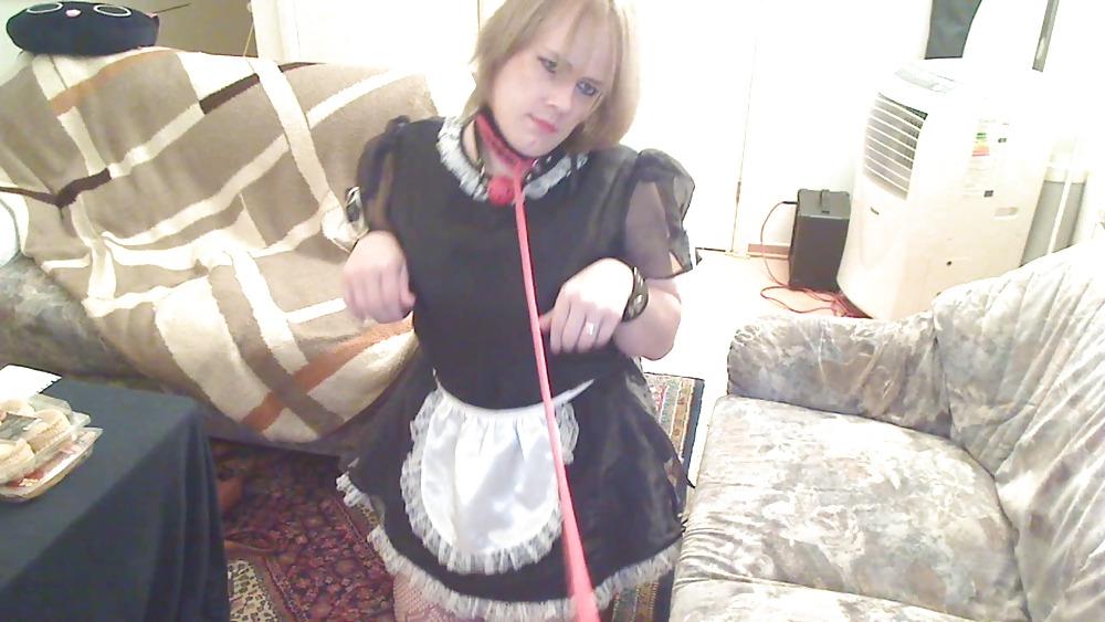 25P Cute maid
