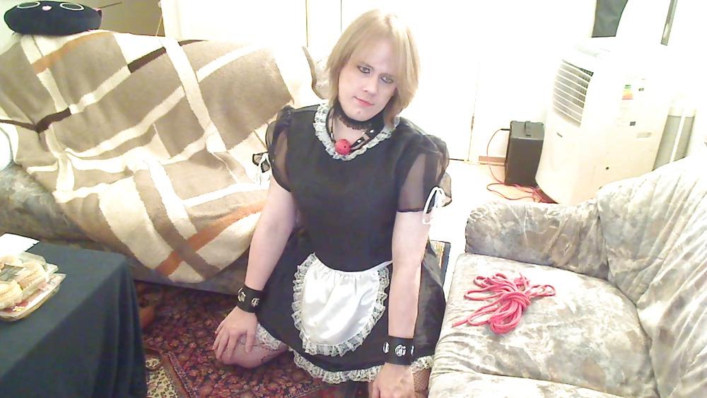 25P Cute maid