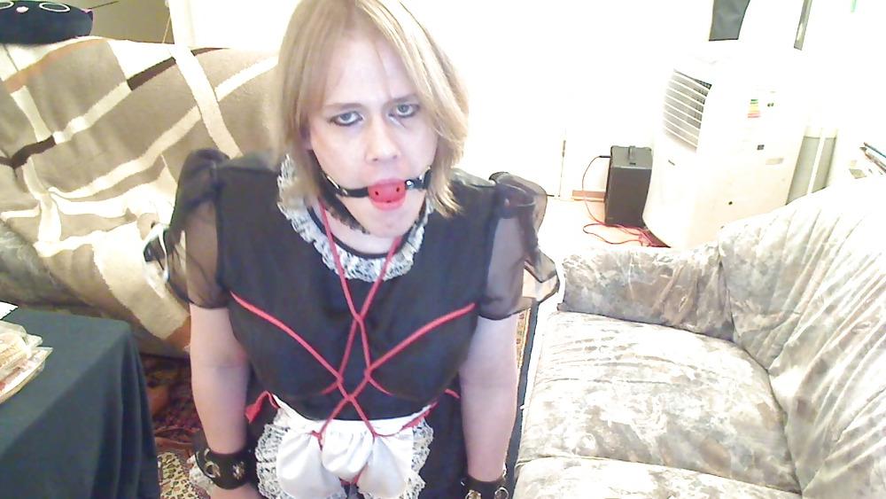 25P Cute maid