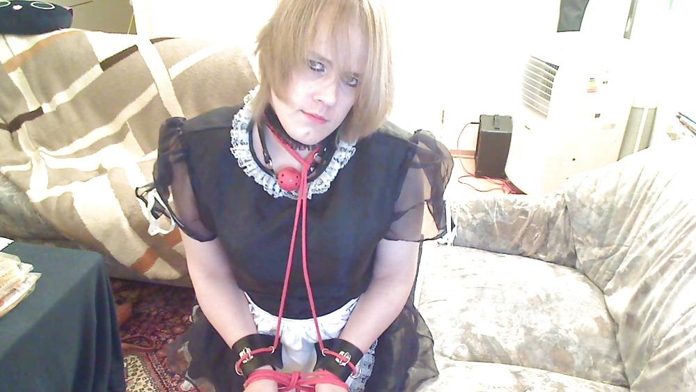 25P Cute maid