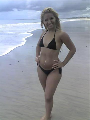 8P Brazilian Amateur Blonde Wife