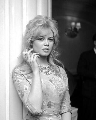 25P Bridgitte Bardow Smoking