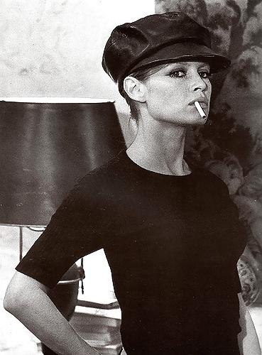 25P Bridgitte Bardow Smoking