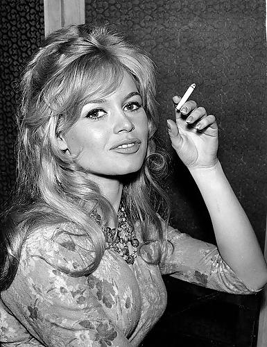25P Bridgitte Bardow Smoking