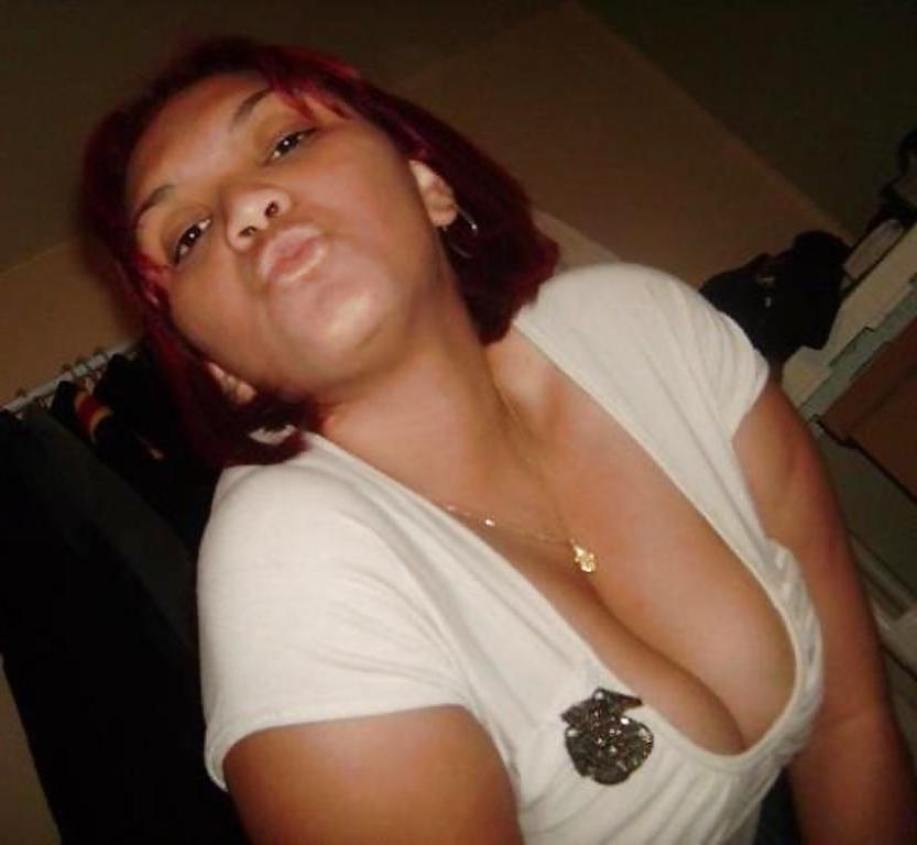 25P Cleavage and Big Boobs 1