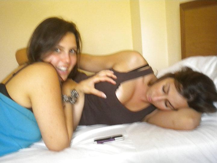 15P Crazy teen bitches -01- which one would u fuck ?