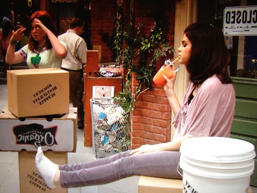 8P Selena Gomez Wearing White Socks (High Quality)