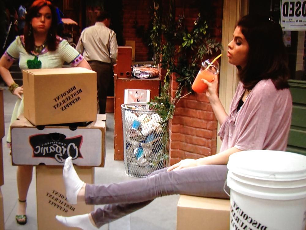 8P Selena Gomez Wearing White Socks (High Quality)