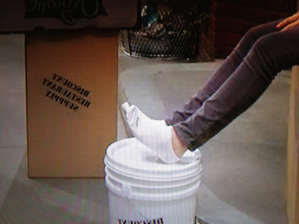 8P Selena Gomez Wearing White Socks (High Quality)
