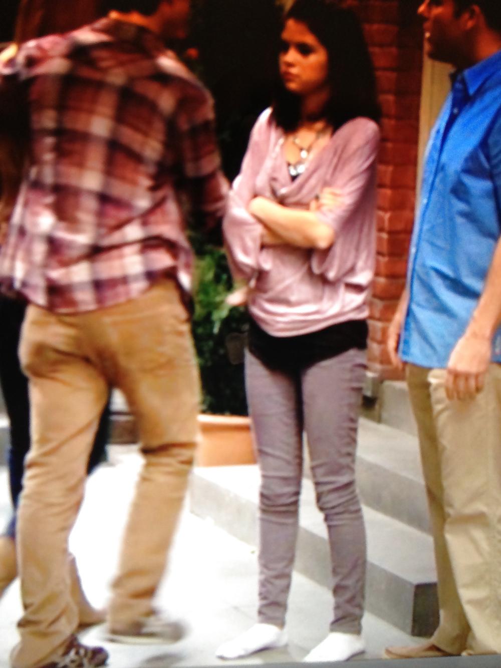 8P Selena Gomez Wearing White Socks (High Quality)