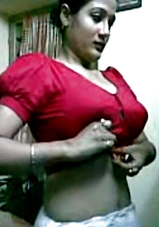 17P Hot indian aunty