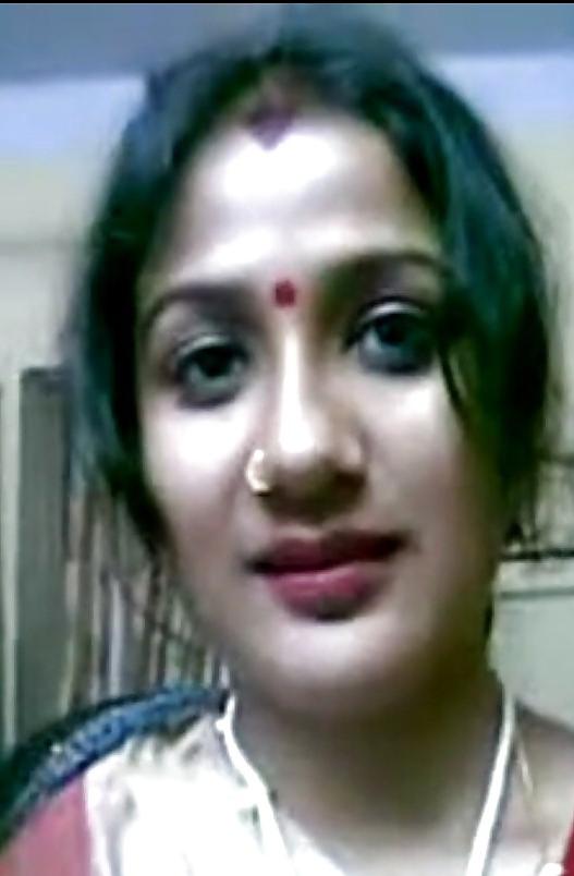 17P Hot indian aunty