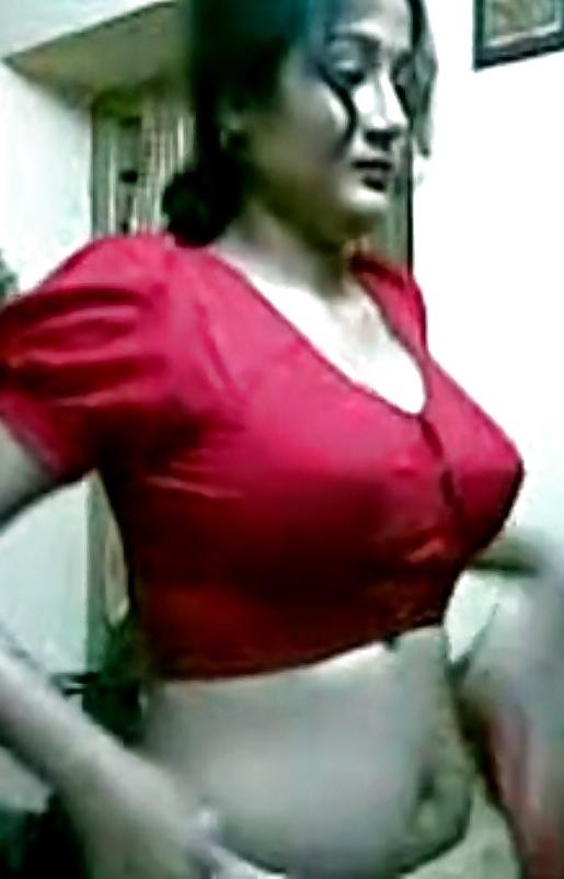 17P Hot indian aunty