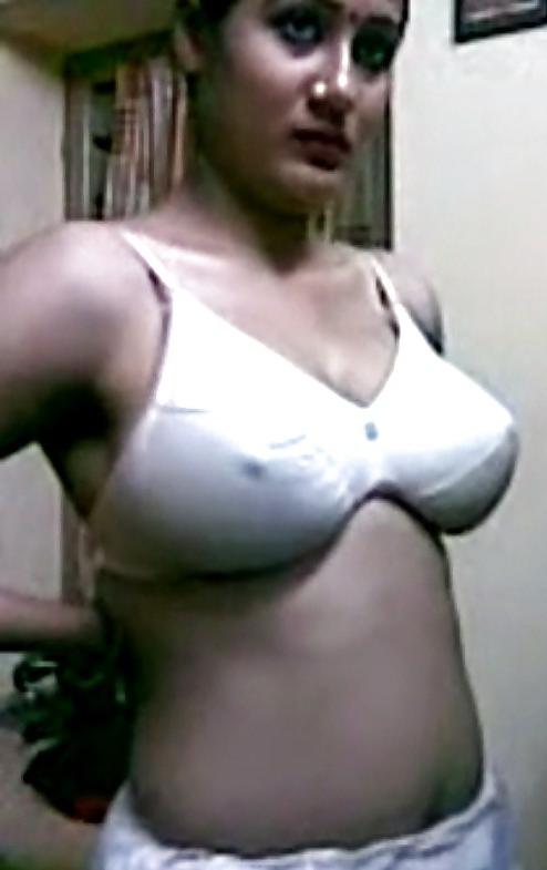 17P Hot indian aunty