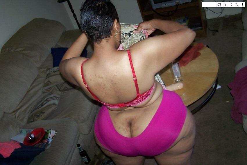 5P My girl friend she loves showin her big ass.lol