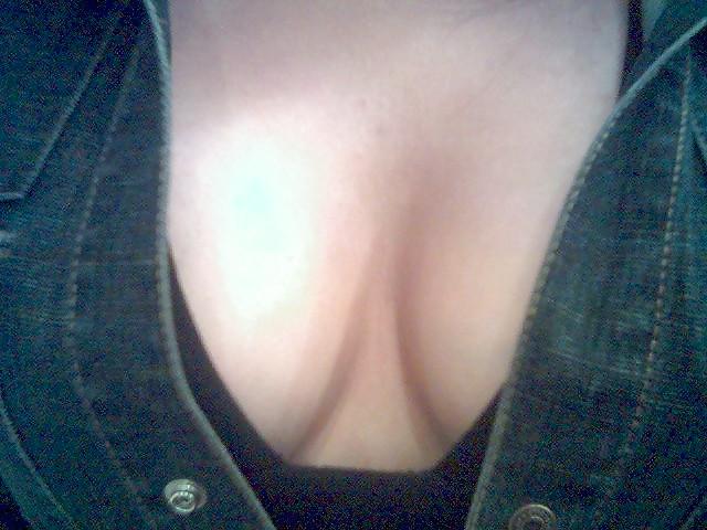 25P Cleavage and Big Boobs 2