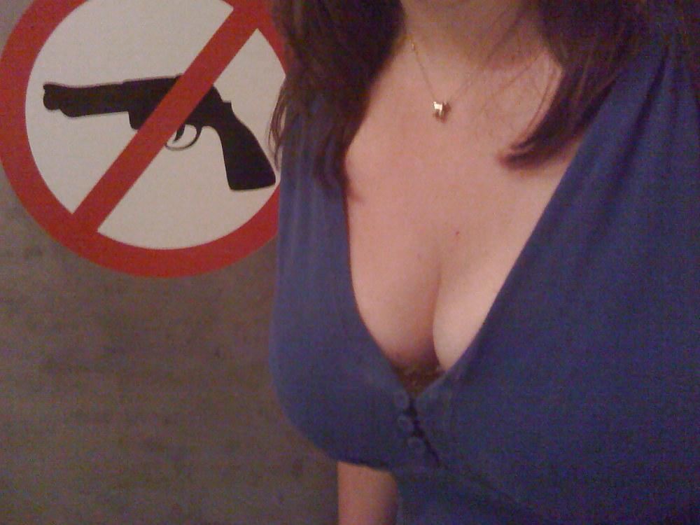 25P Cleavage and Big Boobs 2