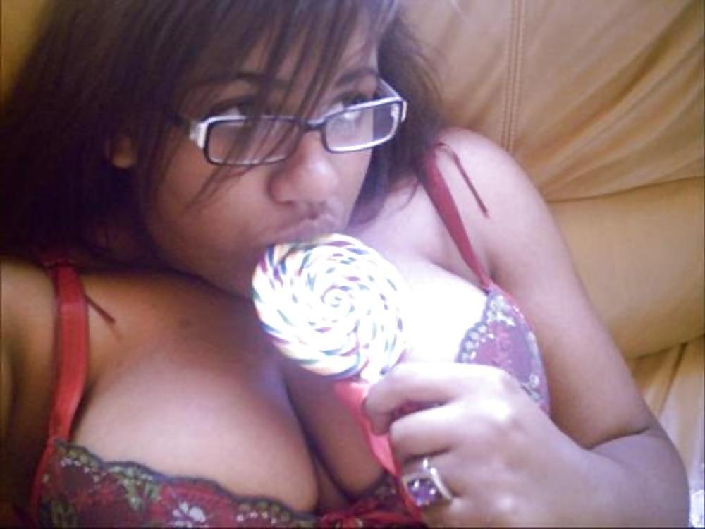 25P Cleavage and Big Boobs 2