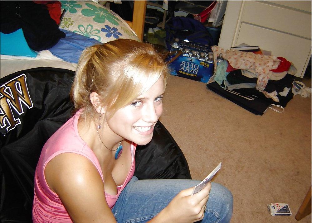 25P Cleavage and Big Boobs 2