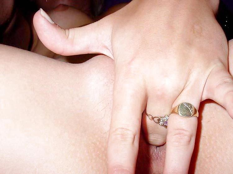 9P Freche Blondine macht einen nackten Schnappschuss