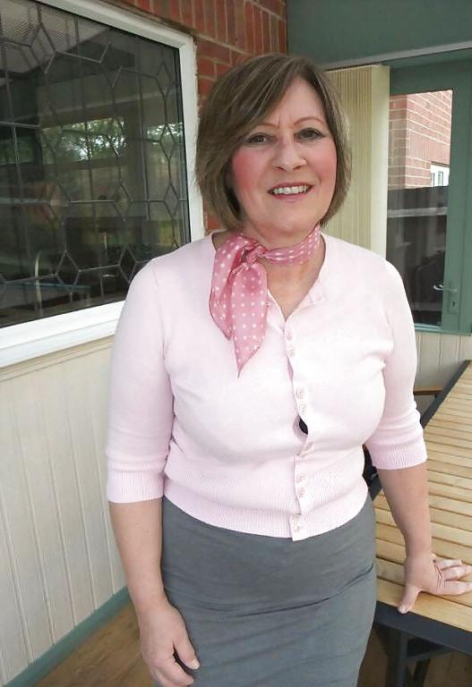 20P GB wife Kelly exposed by her husband