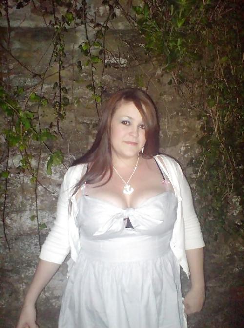 25P Big Tit Babes From, SmutDates.com