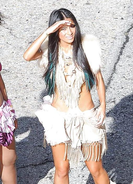14P Sexy native american girls!