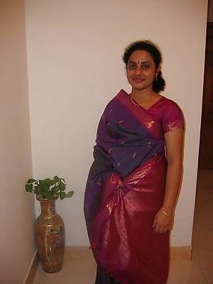 25P Indian auntys