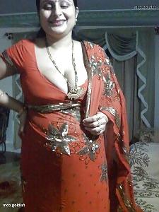25P Indian auntys