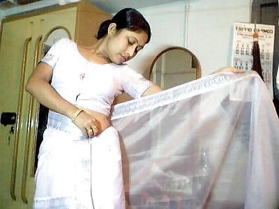 25P Indian auntys