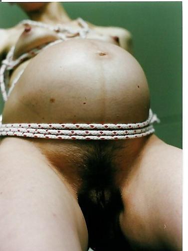 25P Pregnant bondage