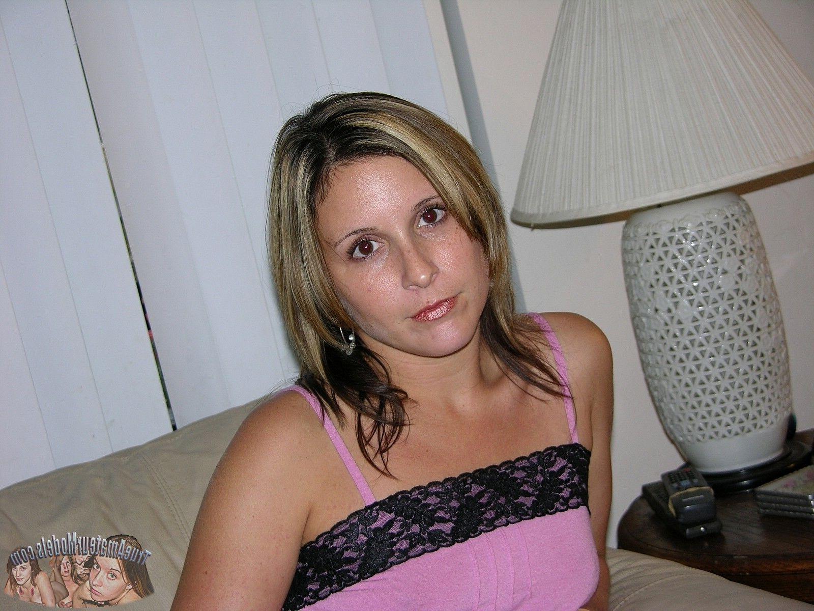 15P Amateur soccer mom spreads and models nude