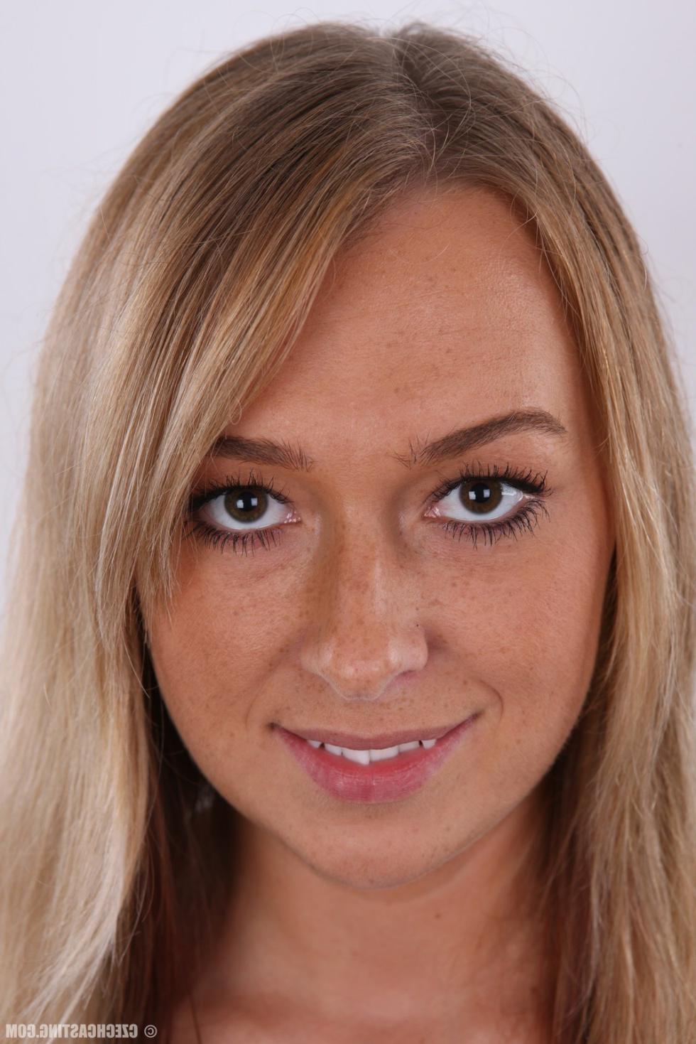 16P Gorgeous amateur blonde posing