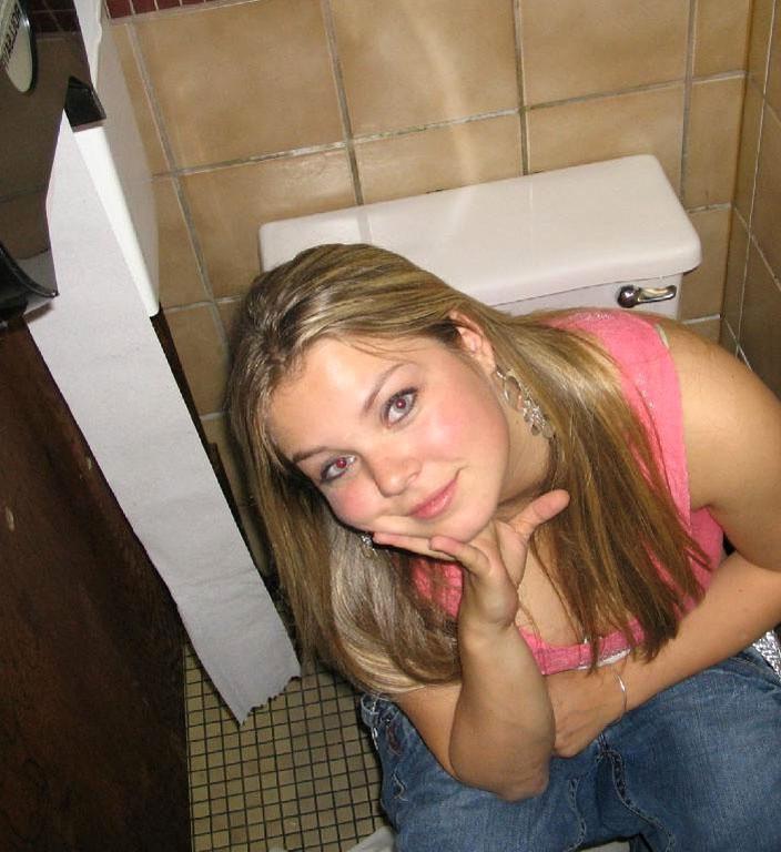 15P Drunk party girls caught peeing on the toilet