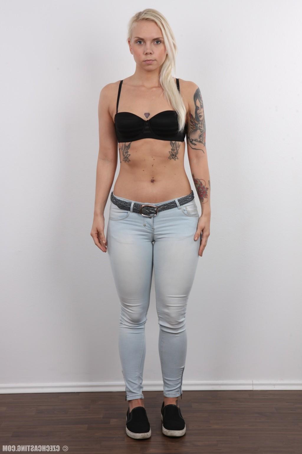 17P Tattooed amateur blonde poses nude